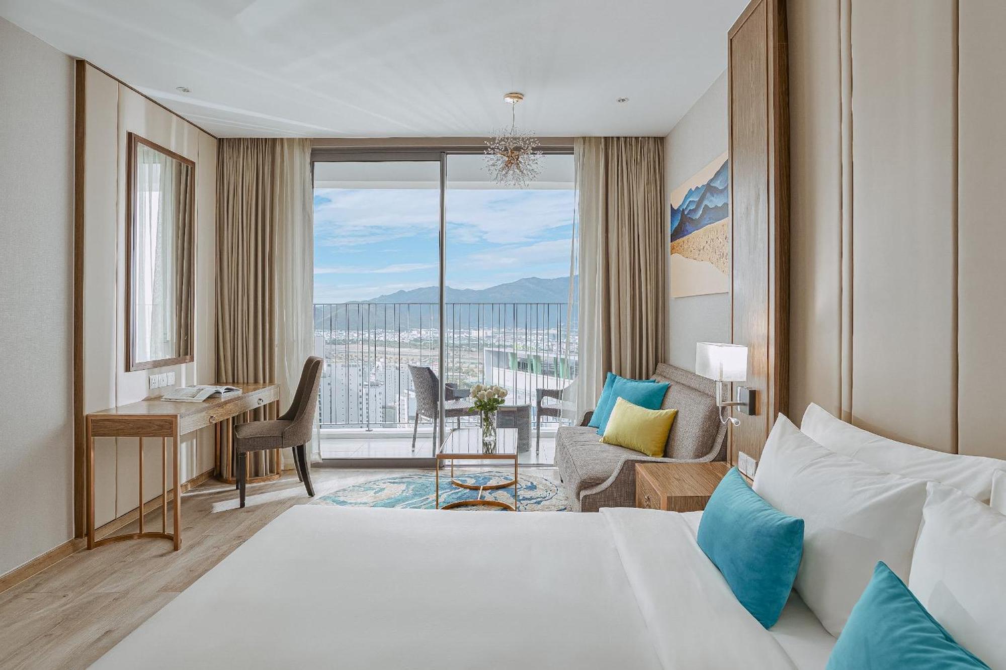 Coastal Panorama Oceanfront Suites Nha Trang Exteriör bild