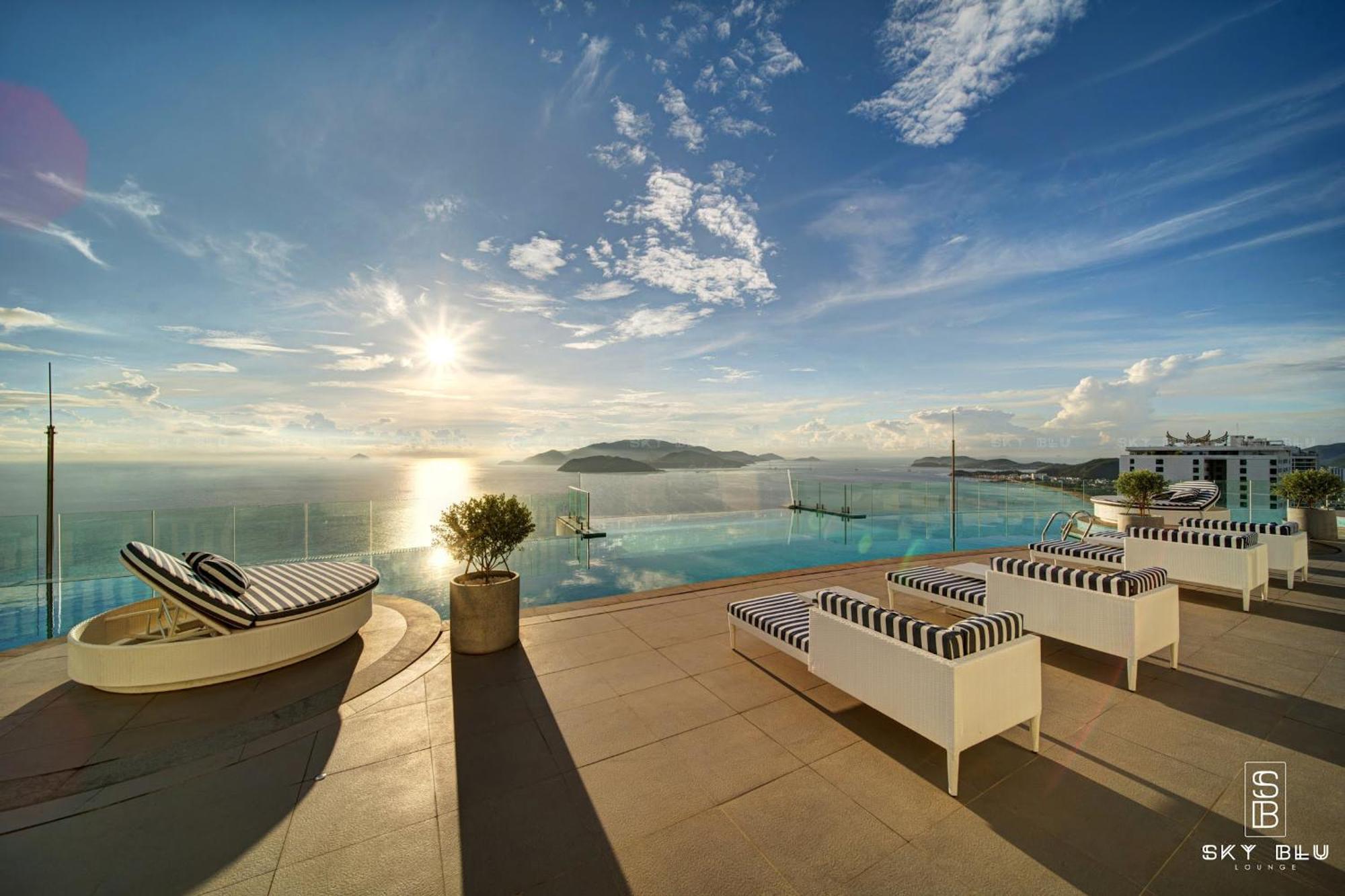 Coastal Panorama Oceanfront Suites Nha Trang Exteriör bild