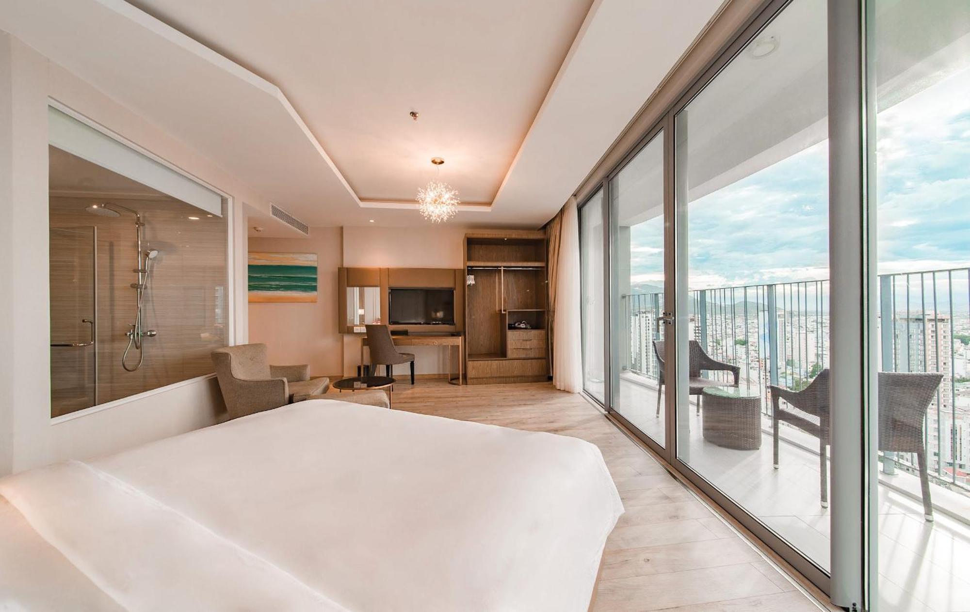 Coastal Panorama Oceanfront Suites Nha Trang Exteriör bild