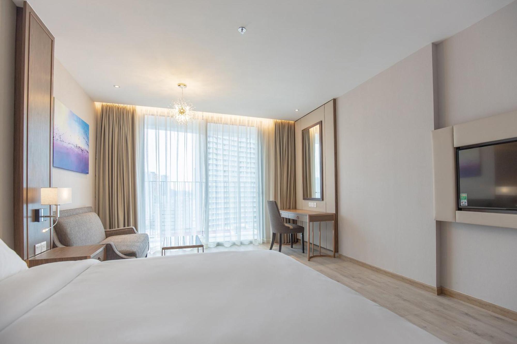 Coastal Panorama Oceanfront Suites Nha Trang Exteriör bild