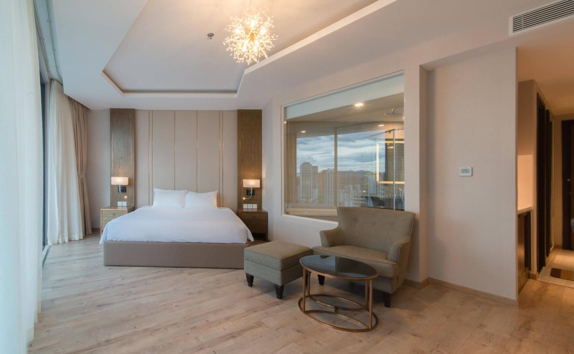 Coastal Panorama Oceanfront Suites Nha Trang Exteriör bild