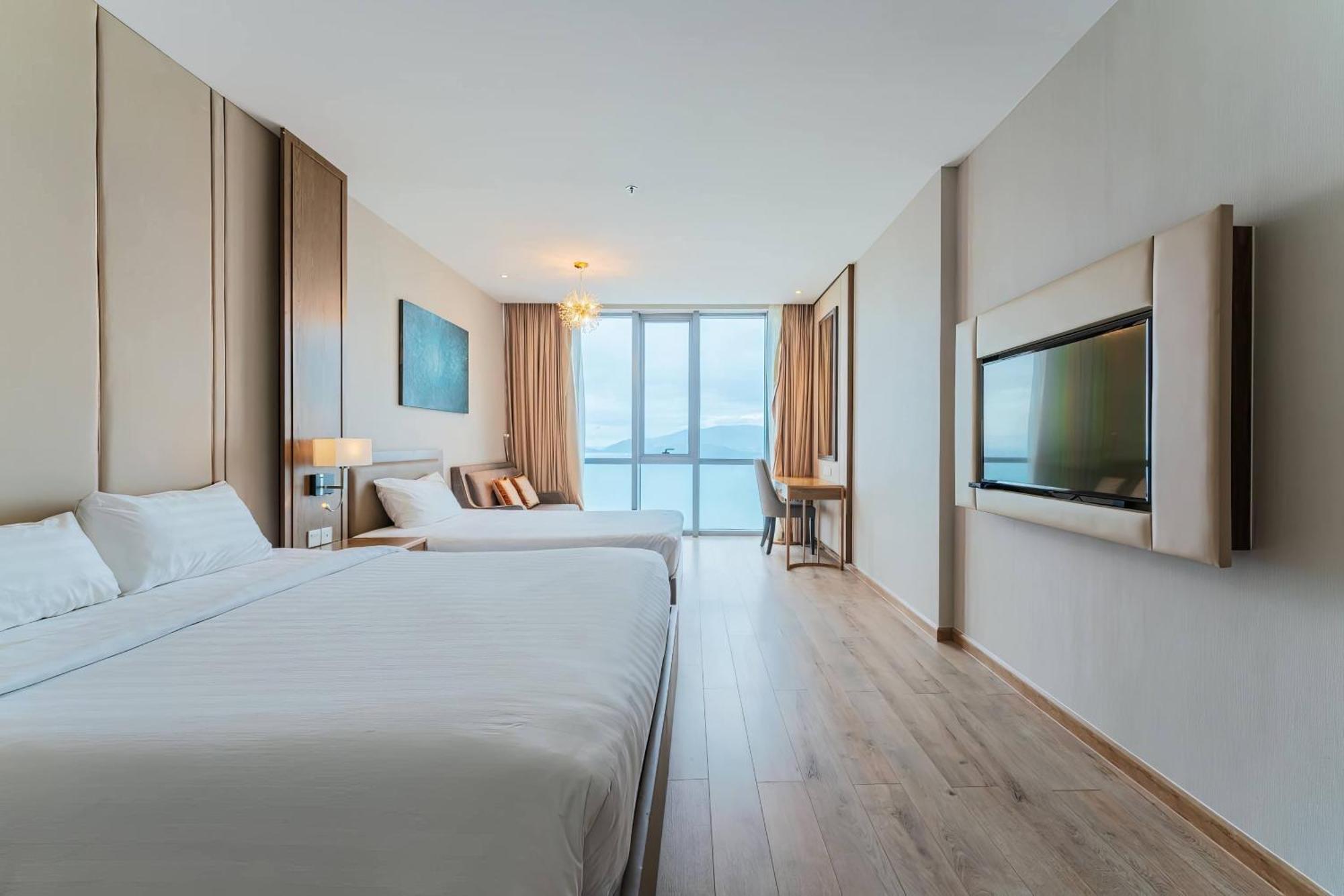 Coastal Panorama Oceanfront Suites Nha Trang Exteriör bild