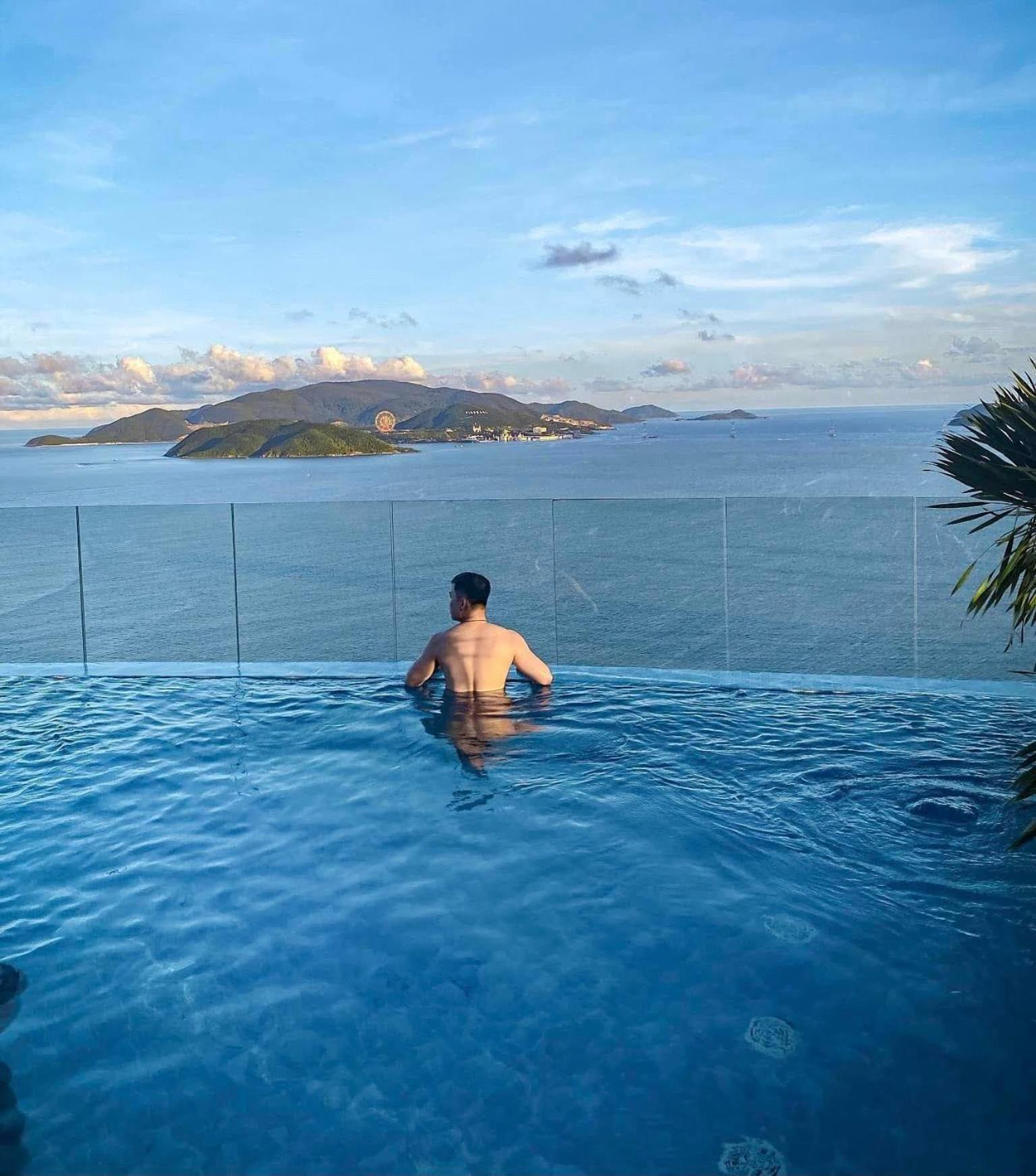 Coastal Panorama Oceanfront Suites Nha Trang Exteriör bild