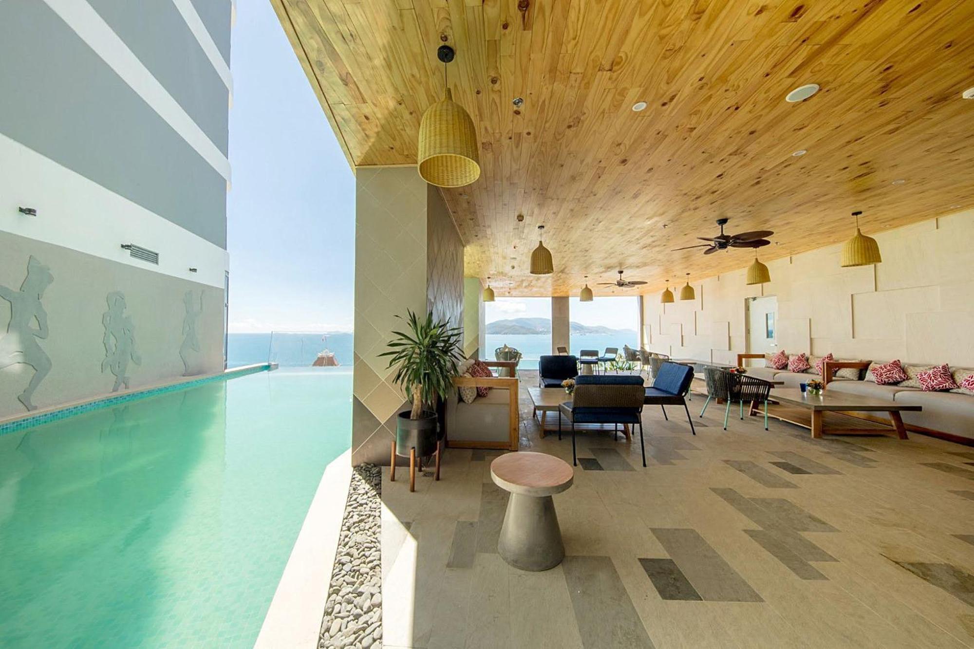Coastal Panorama Oceanfront Suites Nha Trang Exteriör bild