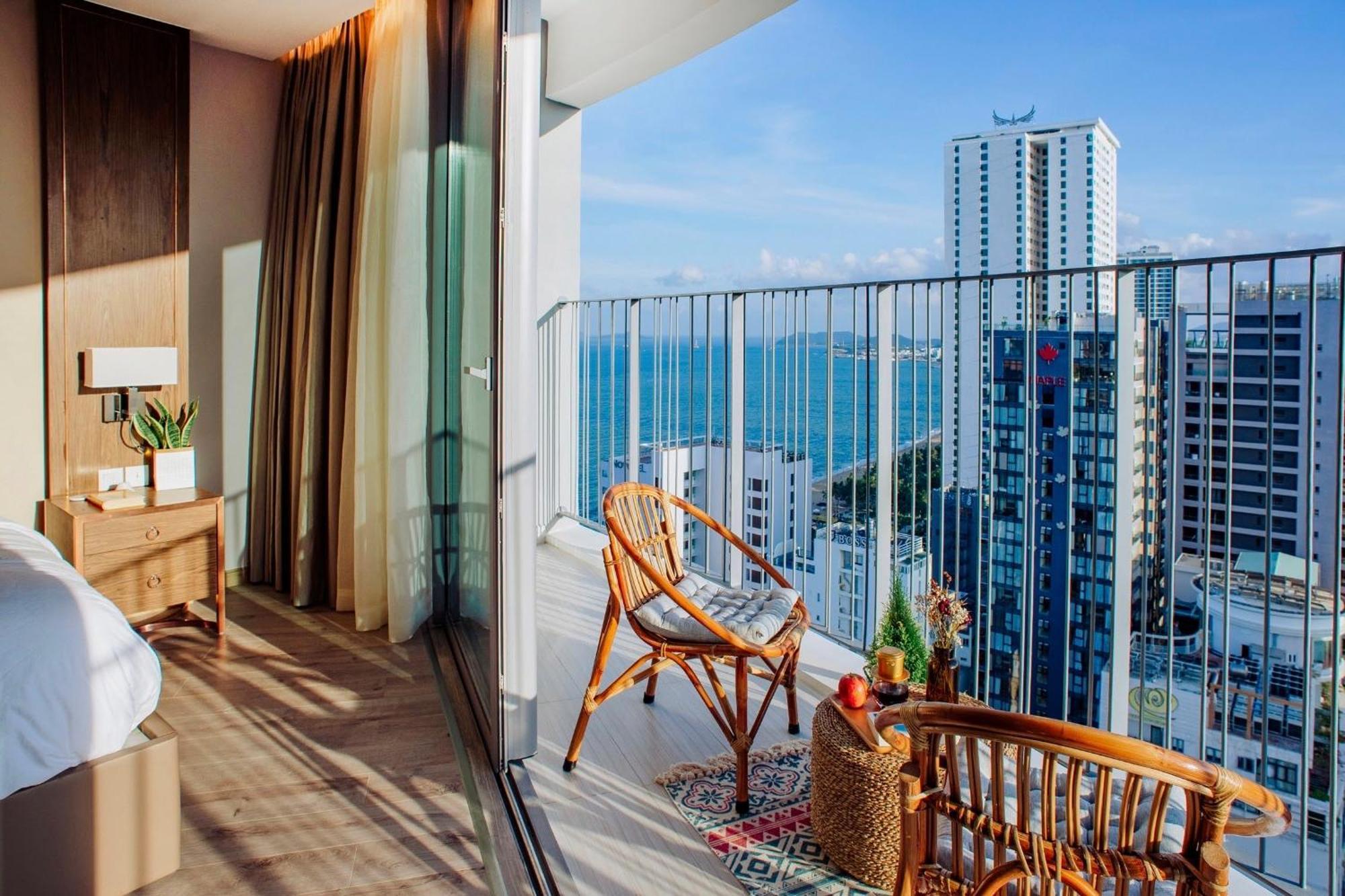 Coastal Panorama Oceanfront Suites Nha Trang Exteriör bild