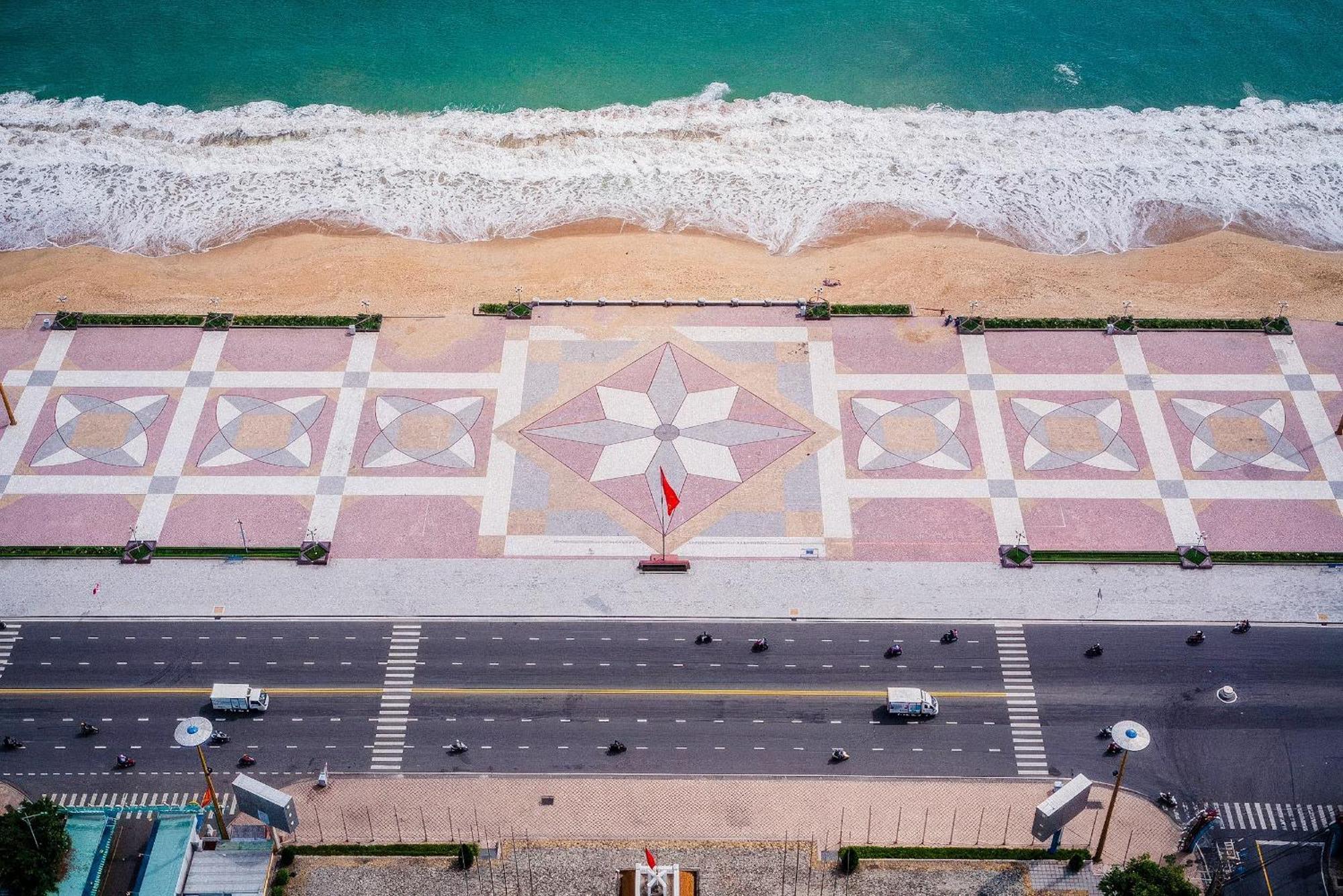 Coastal Panorama Oceanfront Suites Nha Trang Exteriör bild
